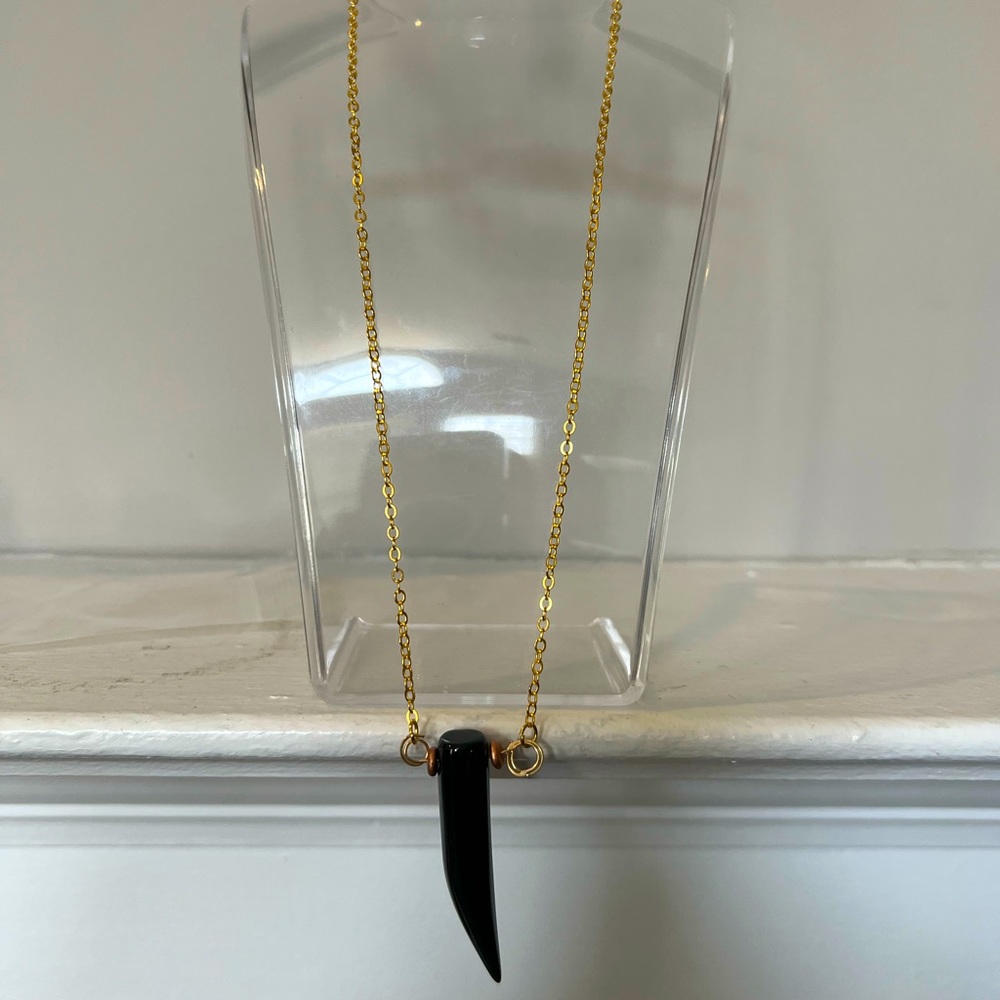 Black Agate Claw Gold Necklace
